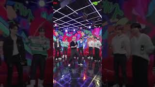 Hyunjin dancing to Motley Crew | Aiki's Thumbs Up