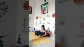 Demario Knot Shorts - Yoga With Vaibhavlaxmi