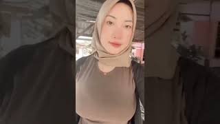 Uhty Baju Coklat, Teteknya Super Besar Bulat Bergoyang-Goyang
