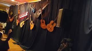 Le Saloon De Daisy Town 2023