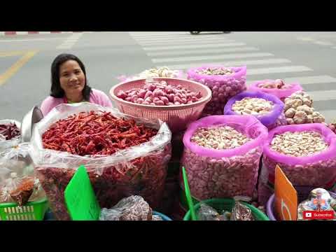 คนศรีสะเกษ บ้านเดียวกัน มาขายหอมกระเทียมในกรุงเทพฯ ไผ๋ผ่านมาอุดหนุนเลาแหน๋เด้อ
