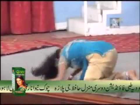 Nida Chaudhry New Pakistani Mujra Hot 1365 HD 2011 flv YouTube...