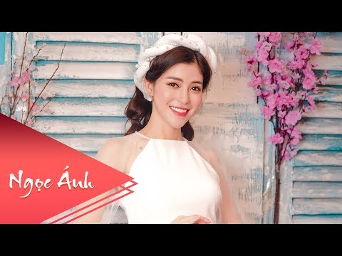 Ngọc Ánh hóa nàng thơ trong tà áo dài cách tân đón Tết - Xuân Kỷ Hợi