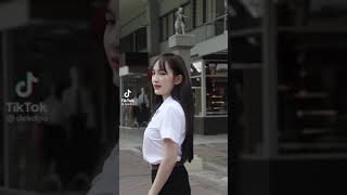 Thai University Students Too Beauty Looking Back