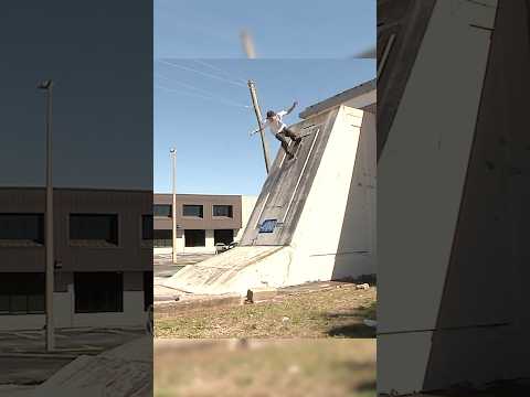 🏚️ More ripping from the Duplex “2 DOOR” video
