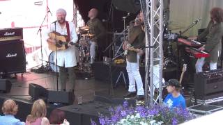 The Moniker Time Of Your Life Live Peace & Love Dayparty 2011