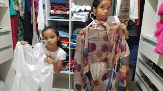 Provando Roupas Da Mamãe