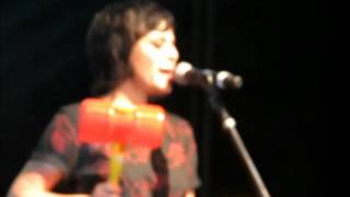 Watch Pato Fu Ring My Bell video