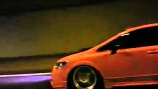 Honda Yine Sahnede. Bu Sefer Pembe Olarak