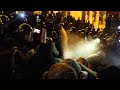 Könnygáz és vérző fejű tüntetők a Kossuth téren