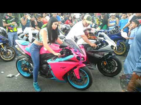Hermosas chicas haciendo stunt 😍