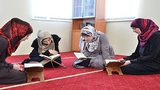 Famous Thai Actress Nook Suthida Converts To Islam
