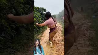 Dubai Girl Enjoyed Weather Rain