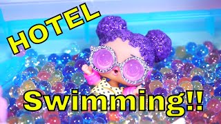 LOL SURPRISE DOLLS Go Swimming At Hotel!