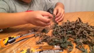 Toy Soldiers Plastic Army Men Unboxing Opening Playing