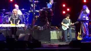 Watch Hall & Oates Kiss On My List video