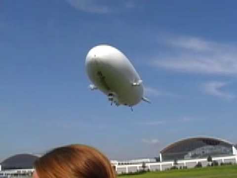 A Zeppelin NT Lands