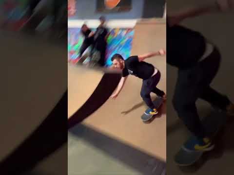 Evan - skate demo HEAVY TRICKS at Red Alert skate shop