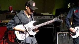 Watch Tom Morello Shake My Shit video