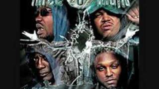 Watch Three 6 Mafia Mosh Pit video