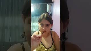Me Arrumando Com As Coisas Da Minha Mãe. Deu Ruim