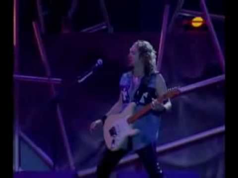 Iron Maiden - Fear Of The Dark Live  Rock In Rio 2001 Flv