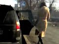 Video Жесть! Девушка мочит хачей на улицах Киева!