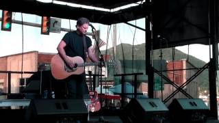 Watch Chris Knight Crooked Road video