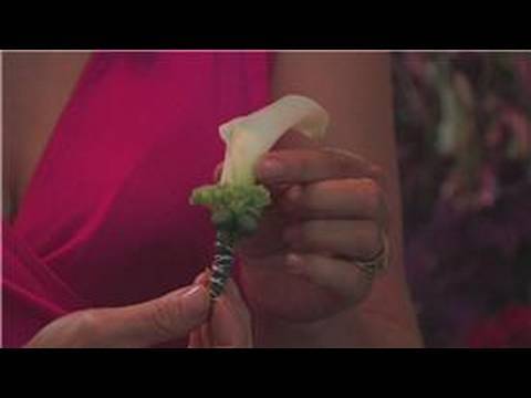 The best flowers for making wedding boutonnieres are calla lilies 