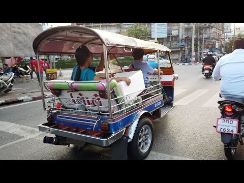 Du lịch Thái Lan tự túc|Thử cảm giác mạnh của tuk tuk ăn bánh chuối Thái Lan