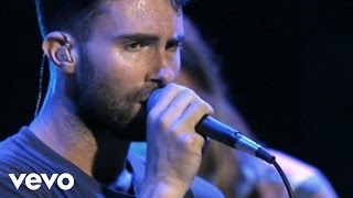 Maroon 5 - Give A Little More (Walmart Soundcheck)