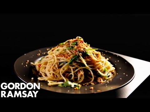VIDEO : spaghetti with chilli, sardines & oregano - gordon ramsay - here is a way to spice up a typicalhere is a way to spice up a typicalpastadish. gordon prepares toasted breadcrumbs, finely diced chilli, oregano and garlic, and ...