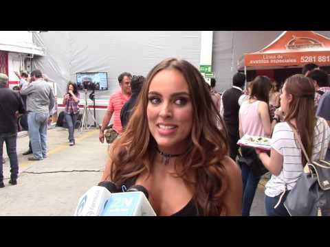 La Cuchara | SARA CORRALES Reveló que se operó las bubis para tener una mejor autoestima.