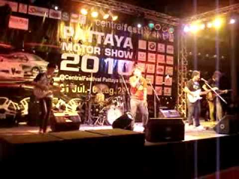 เพี้ยนส์ กระเป๋าแบน @ Motor Show 2010 Central pattaya.avi thumb
