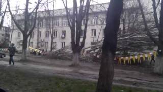 Видео Copac cazut pe strada Sarmizegetusa Chisinau 09.04.2011 от solosaniok, улица Сармизегетуза, Кишинёв, Молдова
