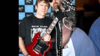 Watch Bruce Dickinson Fog On The Tyne video