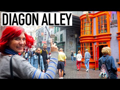 DIAGON ALLEY HARRY POTTER VLOG with Brizzy Voices + Christine Riccio
