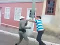 Policial Apanha Numa Briga De Rua Policial Apanha Numa Briga De Rua