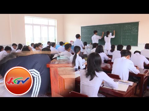 Ngồi bàn ghế không phù hợp ảnh hưởng thế nào đến học sinh