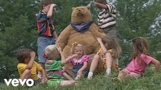 Watch Cedarmont Kids The Bear Went Over The Mountain video