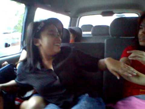 Pegang toket sendiri