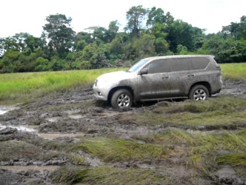 Toyota Prado in the mud - 4x4 - Offroad
