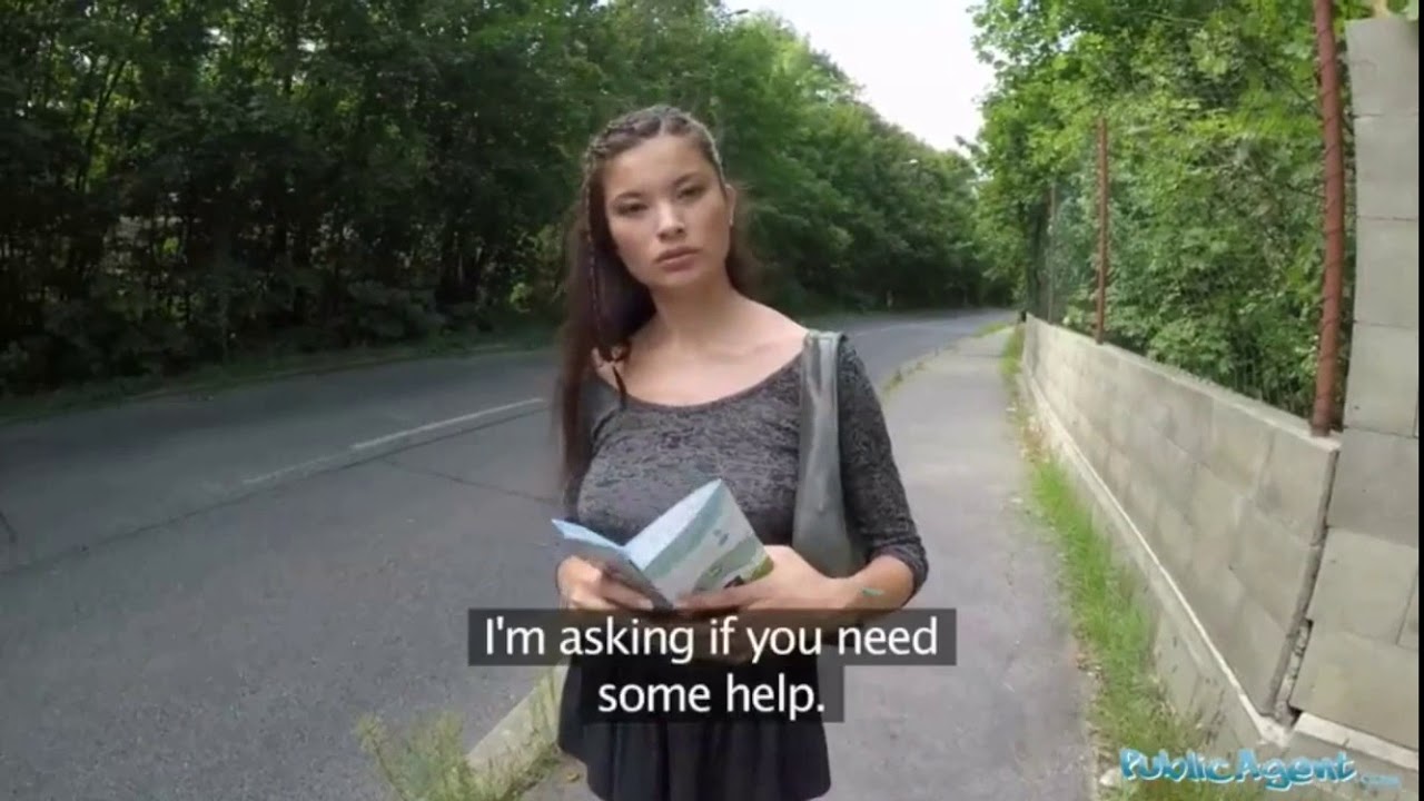 Чешский пикапер ебет за деньги молодую студентку на зелёной травке