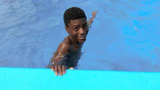 Avec Destin A La Piscine