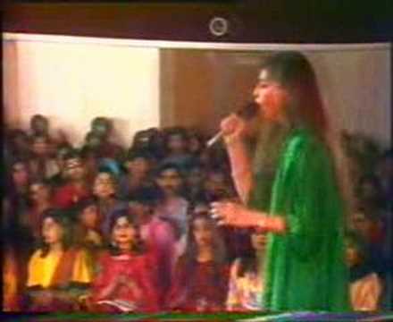 GLAMOROUS NAZIA HASSAN SINGING ...