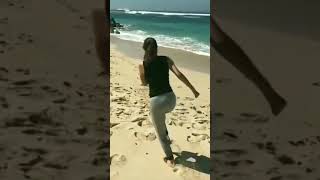 Aura Kasih Bodynya Bikin Ehm