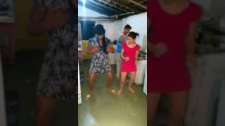A Eu Dançando Vestido De Mulher Nunca Mais