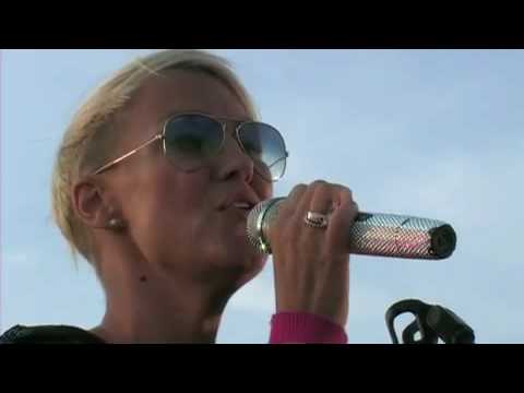 Kate Ryan Medley live acoustic QBeach House 