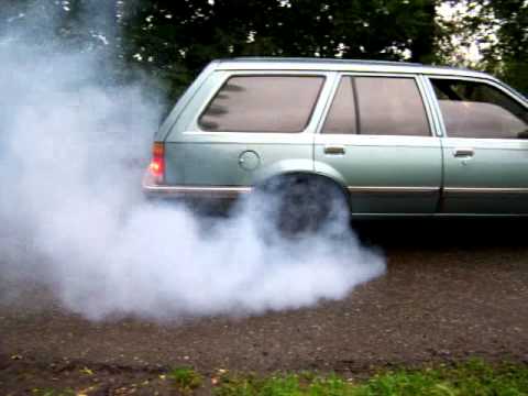 Opel Rekord E2 20s Holden Commodore V 4 banger BURNOUT