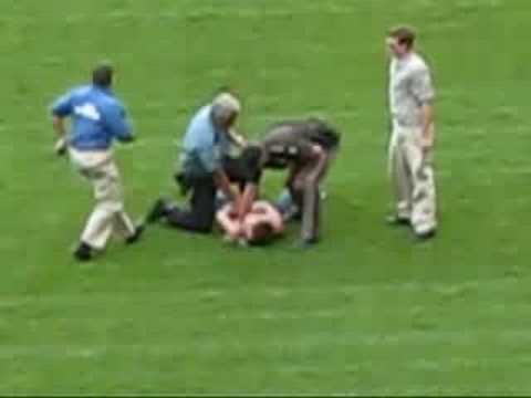 2000-British-Open-Streaker 2000 British Open Streaker http://wn.com/streaker_on_safeco_field